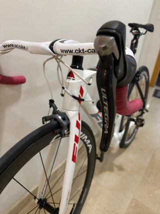 Bicicleta de carretera Fuji SST 2.0