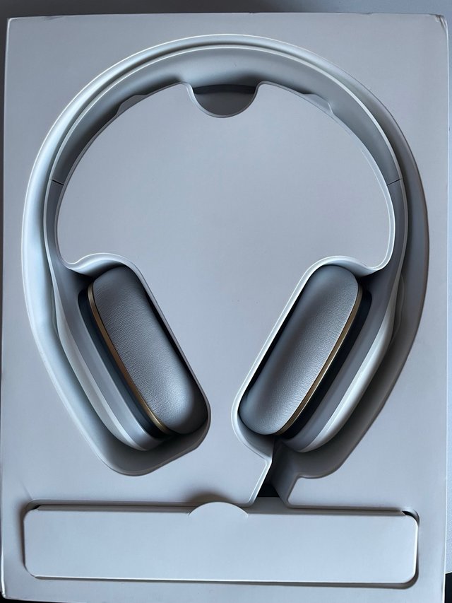 Auriculares Xiaomi Mi Headphones Comfort Dorados