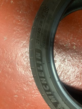 Neumáticos Michelin Pilot Sport PS4 S 225 40 18