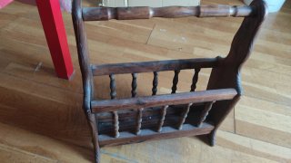 Revistero de madera