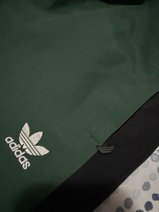 Pantalón chándal Adidas verde y blanco