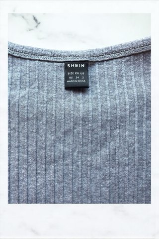 Vestido corto ajustado gris canalé Shein XS⁠