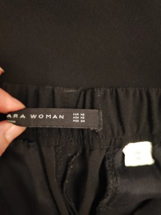 Pantaloni neri dritti Zara