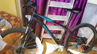 Bicicleta Rockrider Negra y Azul