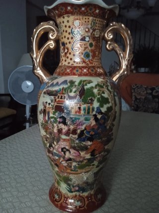 Jarrón Cerámica Pintado Relieve Escenas Orientales