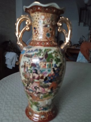 Jarrón Cerámica Pintado Relieve Escenas Orientales