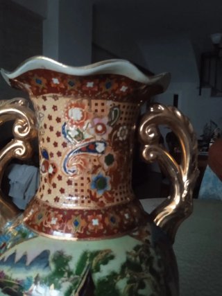 Jarrón Cerámica Pintado Relieve Escenas Orientales