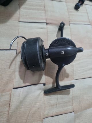 Vendo carrete de pesca antiguo sagarra