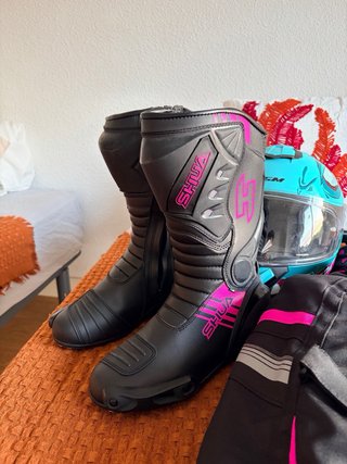 Conjunto Motero Chaqueta, Botas, Casco, Guantes