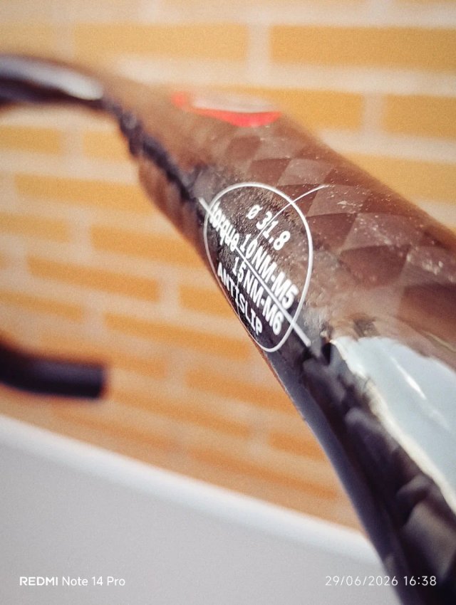 Manillar CARBONO COSTANTINO 420mm y 440mm. NUEVO.