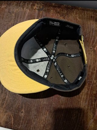 Cappellino DC Shoes New Era Marrone Giallo