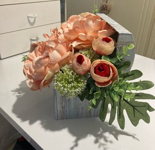 Composizione Fiori Artificiali Rosa e Verdi