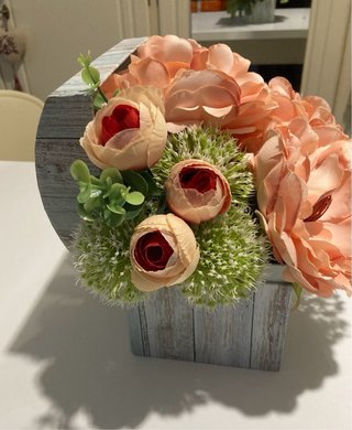 Composizione Fiori Artificiali Rosa e Verdi
