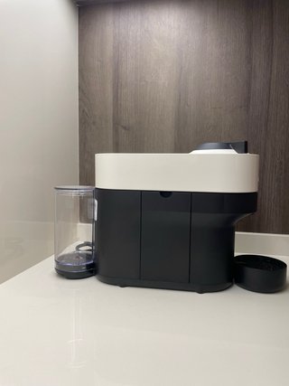 Cafetera Nespresso Vertuo Pop Blanca