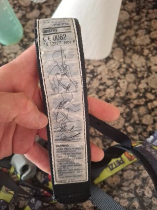 Arnés infantil Petzl.