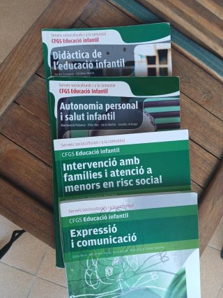 Estadística teoría y 875 problemas resueltos