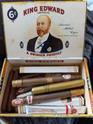 Collezione unica di oltre 100 sigari, scatole antiche