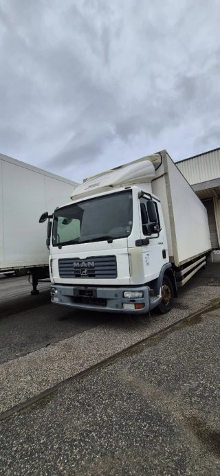 Camión 12R22.5