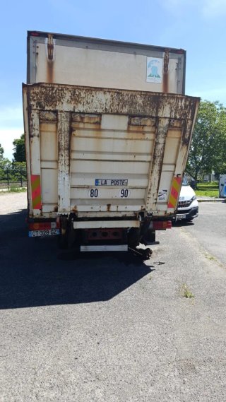 Camión 12R22.5