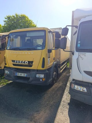 Camión 12R22.5