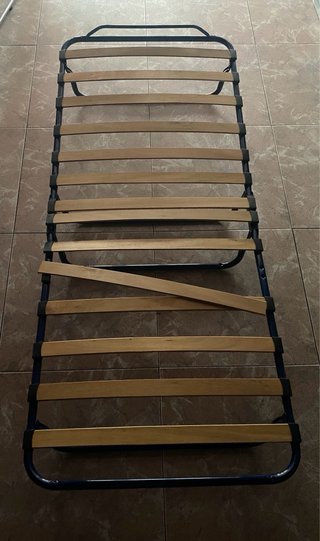 Cama plegable azul