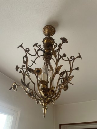 Lámpara de techo dorada estilo floral