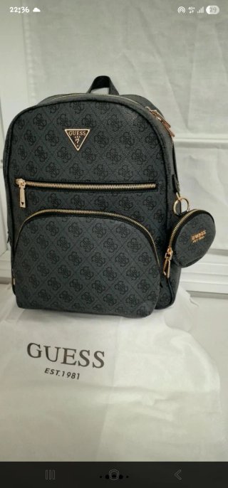 Mochila Guess gris con monedero