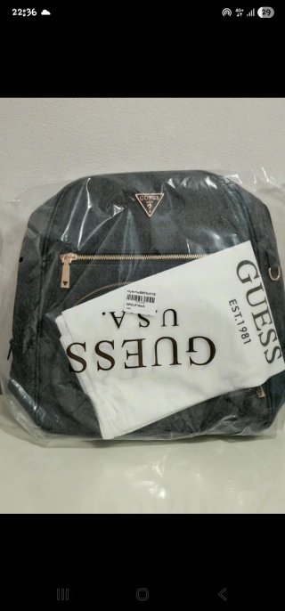 Mochila Guess gris con monedero