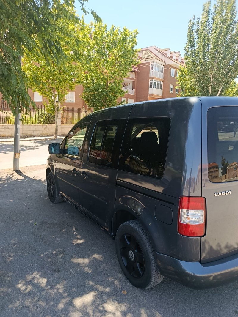 Volkswagen Caddy 2007 - foto 1