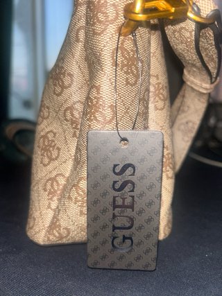 Bolso Guess Marrón con etiqueta