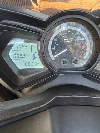 Motocicleta 125 Maxi Scooter MITT GTS Negra