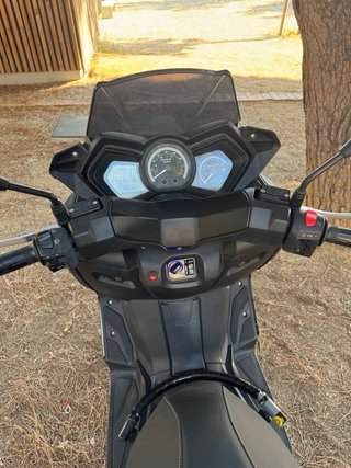 Motocicleta 125 Maxi Scooter MITT GTS Negra