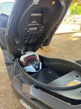 Motocicleta 125 Maxi Scooter MITT GTS Negra