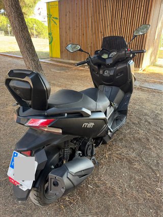 Motocicleta 125 Maxi Scooter MITT GTS Negra