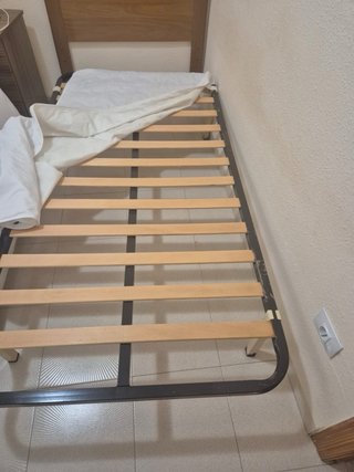 Habitación completa con 2 camas.