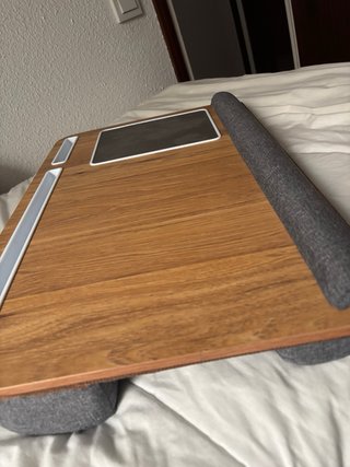 Soporte portátil para cama/sofá