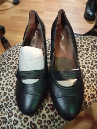 Zapatos Negros tacón marca PAULA SORIANO No 39