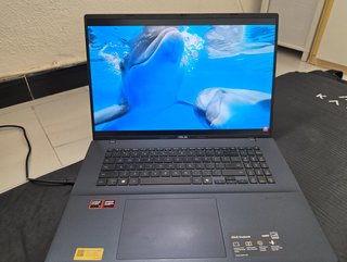 Asus Vivobook 18.4" AMD Ryzen 7 260 1TB 32G RAM