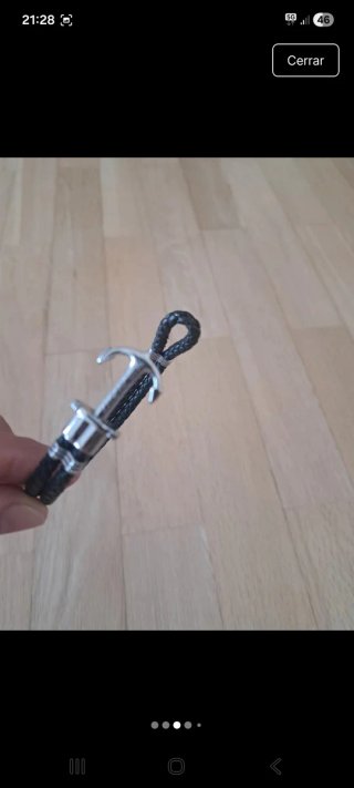 Pulsera.negra de cuero