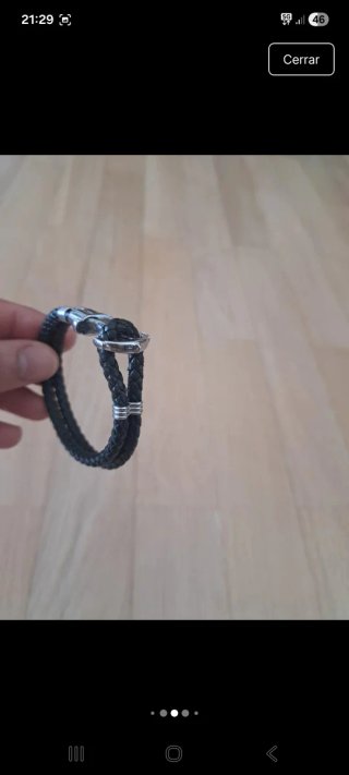 Pulsera.negra de cuero
