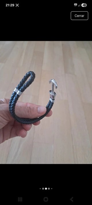 Pulsera.negra de cuero