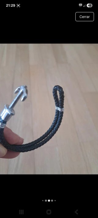 Pulsera.negra de cuero