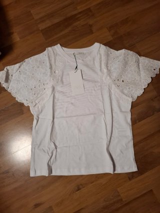 Camiseta zara bordada