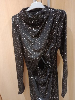 Vestido negro manga larga con brillos