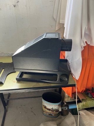 Proyector de transparencias antiguo