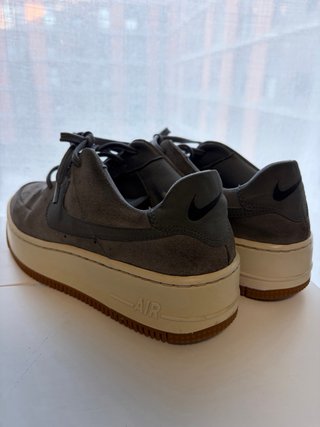 Zapatillas Nike Air Force 1 color gris