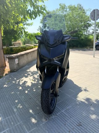 Yamaha XMAX Tech 300 Negra Mate