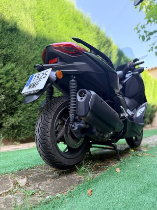 Yamaha XMAX Tech 300 Negra Mate