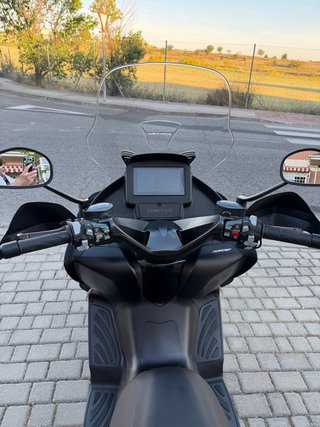 Zontes E350 Maxi Scooter