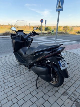 Zontes E350 Maxi Scooter